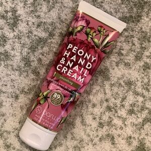 Peony Scented Hand & Nail Cream NWT 8.45 oz.